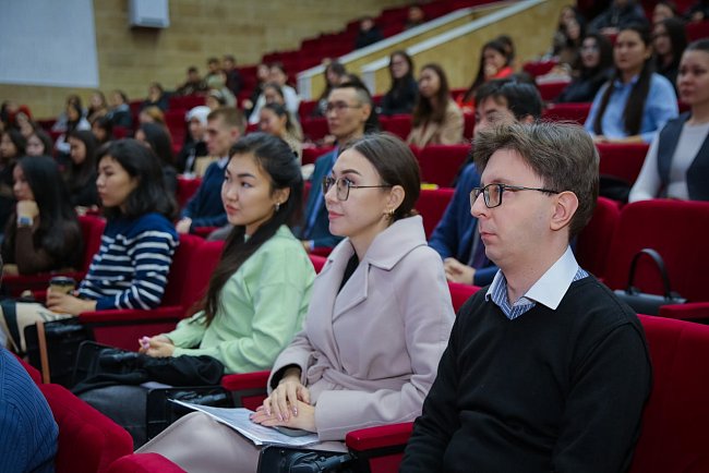 A series of lectures on diplomacy within the framework of the project «Muras» has started at KRSU