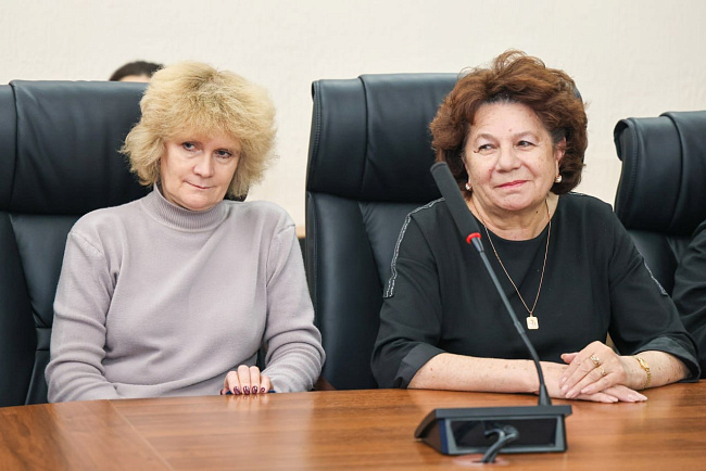 Ректор КРСУ поздравил с наступающим Международным женским днем 