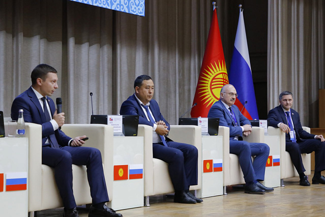 Новые образовательные перспективы: КРСУ получил мобильную лабораторию от АНО «Евразия»