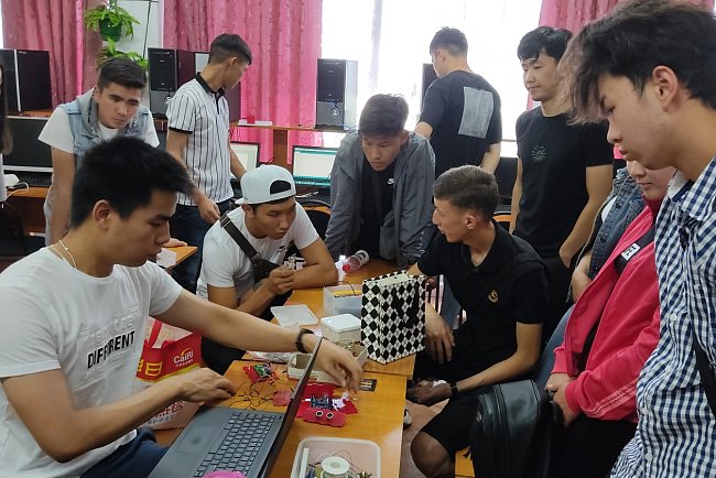 Schoolchildren in Kant were told about the prospects of studying at KRSU