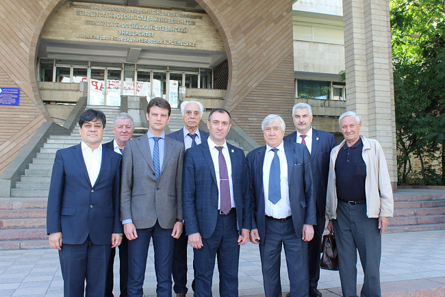 КРСУ и БРУ подписали договор о сотрудничестве