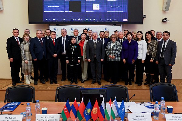 Actingrector of KRSU Denis Fomin-Nilov spoke about the role and significance of socio-humanitarian knowledge and the need for humanitarian cooperation between universities in the CIS countries