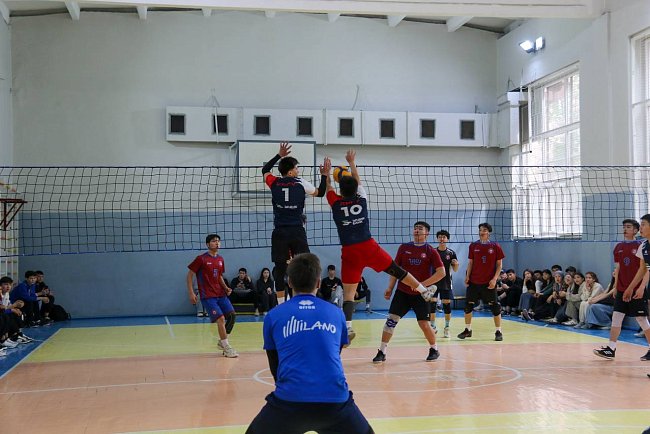 The KRSU men's volleyball team reached the Universiade finals!