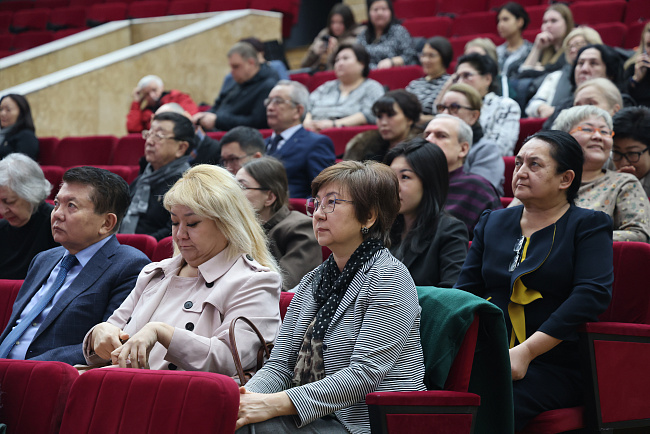 Диалог о развитии: в КРСУ прошла встреча ректора с профессорско-преподавательским составом