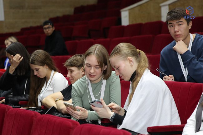 Second day of the Russian-Kyrgyz media forum at KRSU — intensive educational start