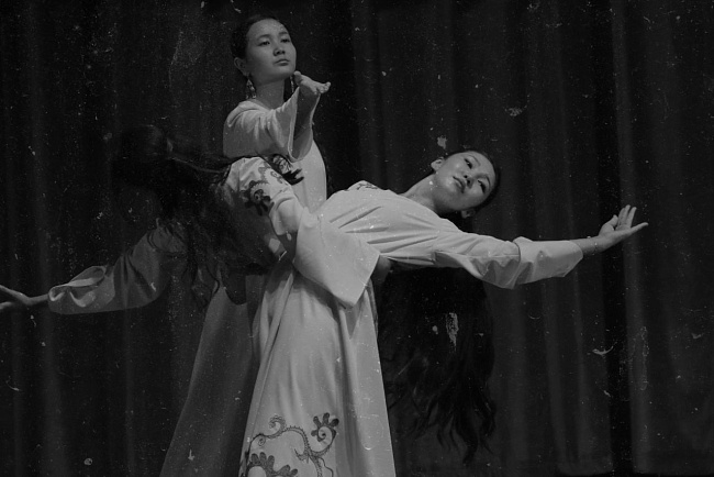 Студенты КРСУ представят спектакль о героизме женщин Кыргызстана на всероссийском конкурсе «Без срока давности»