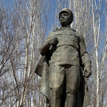 KRSU initiates the restoration of the monument to Ivan Panfilov in honor of the 80th anniversary of the Victory