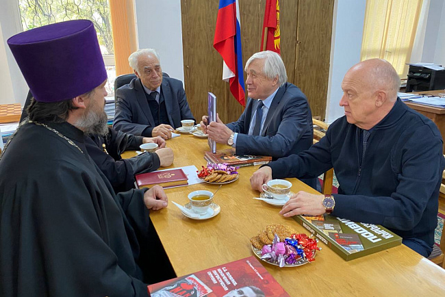 Сотрудники КРСУ провели встречу с епископом Савватием