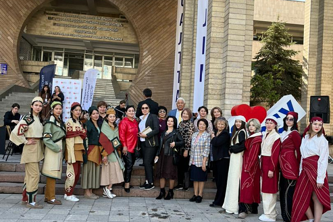 Выставка, посвященное к 30-летию КРСУ