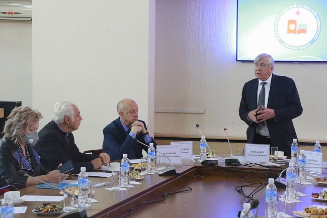 «Landing» of Russian journalists at KRSU
