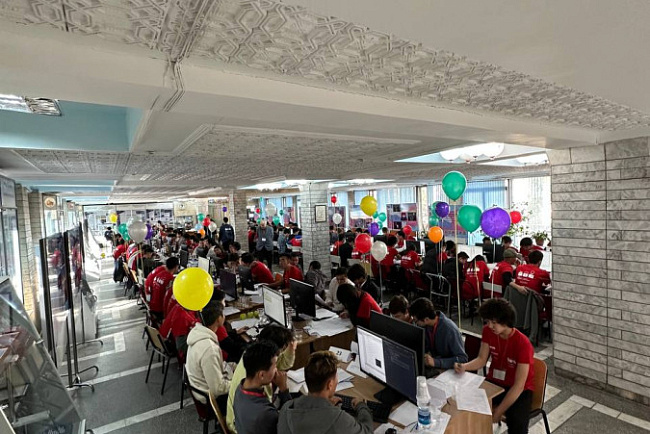 Студенты КРСУ представят Кыргызстан в Суперфинале региона в рамках Международной студенческой олимпиады по программированию