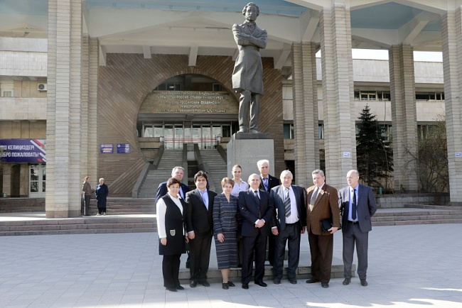 Визит в КРСУ Посла РФ в КР Николая Николаевича Удовиченко