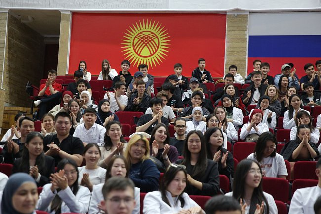 «Live freely — live without drugs»: lectures and demonstrations from the Ministry of Internal Affairs of the Kyrgyz Republic were held at KRSU
