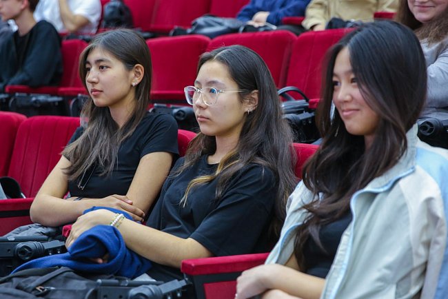 As part of Global Money Week, KRSU hosted a training seminar from international expert in the field of finance and sustainability Buazhar Abdykadyrova