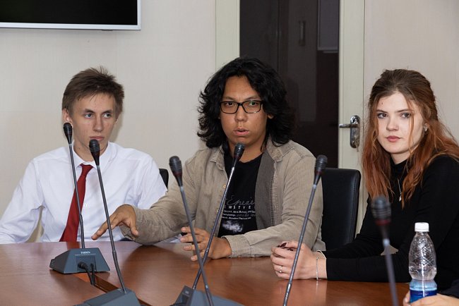 Advisor to the rector of KRSU Petr Bychkov met with the leaders of student government