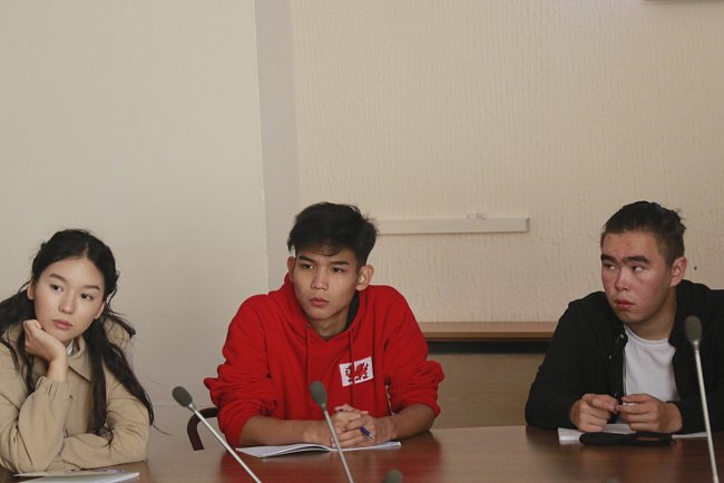 KRSU students and teachers deepened their knowledge of semiotics