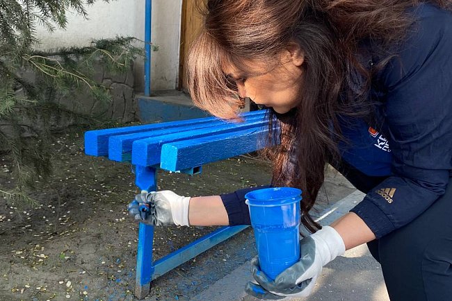 The morning at the Faculty of Natural Sciences of KRSU began with a cleanup day