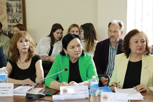 KRSU discussed the functioning of the Russian language in the bilingual space of Kyrgyzstan and Central Asia