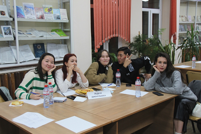 Познавательно и ярко: в КРСУ прошла интеллектуальная викторина