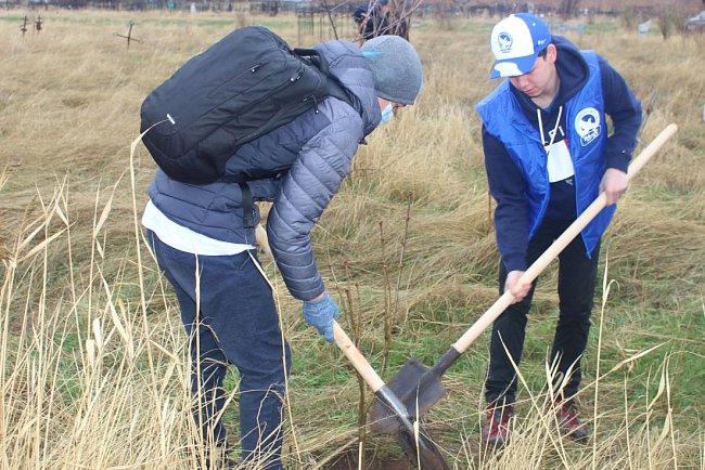 KRSU lawyers planted trees in «Garden of Memory»