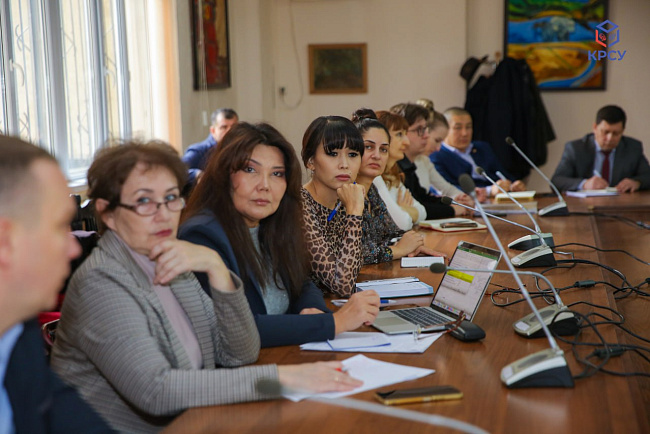 В КРСУ обсудили распределение социальных выплат и грантов на проживание