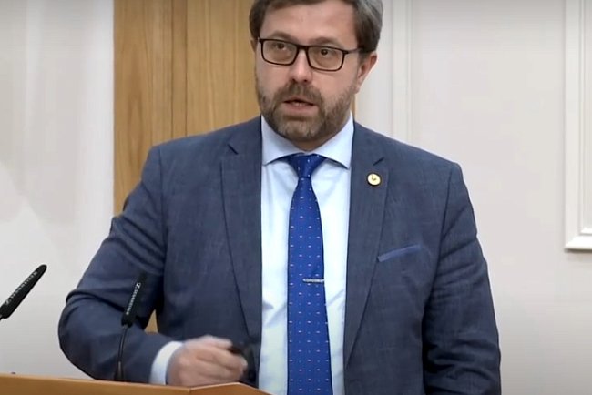 Denis Fomin-Nilov spoke at parliamentary hearings dedicated to the preservation, protection and development of the Russian language