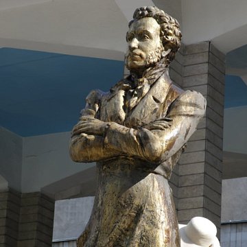 KRSU restored the monument to A.S. Pushkin