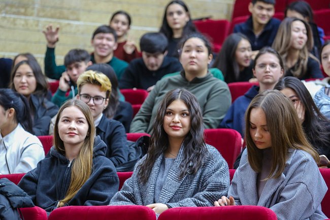 Mikhail Shvydkoy met with students of KRSU: culture, technology and the future of cooperation