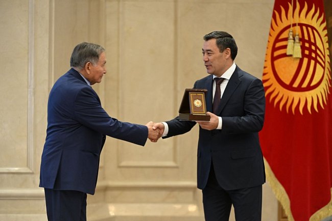 Consulting professor KRSU Mukash Israilov was awarded the Order «Dunk»