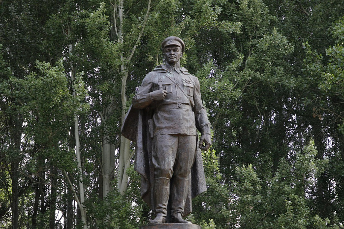 Monuments to Ivan Panfilov and Kulubek Tuleberdiev were unveiled in the Chui region