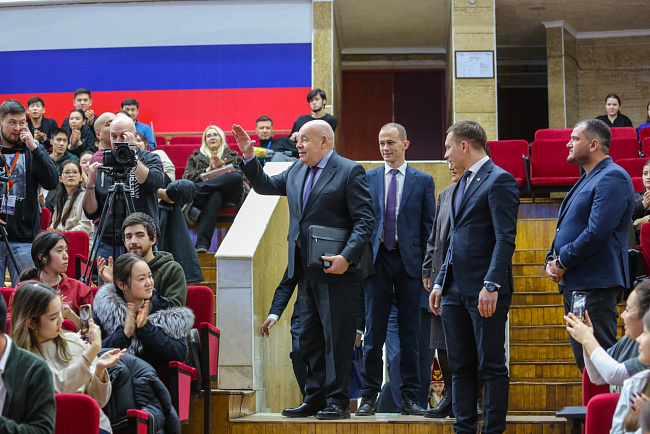 Михаил Швыдкой встретился со студентами КРСУ: культура, технологии и будущее сотрудничества