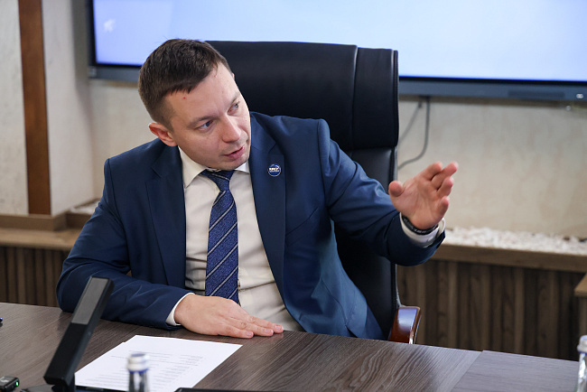 В КРСУ обсудили развитие инфраструктуры и подготовку кадров с представителями кыргызско-китайского холдинга