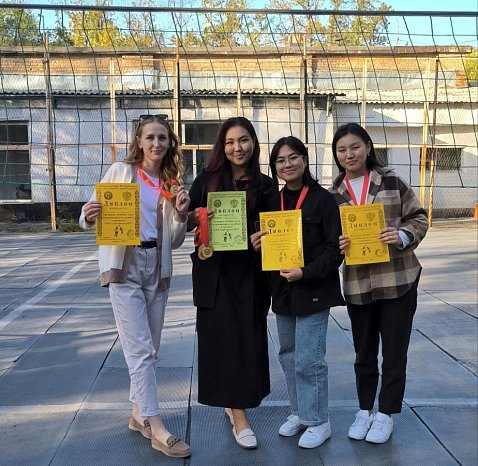 The women's volleyball team of the Faculty of Humanities became the winner of the Spartakiad