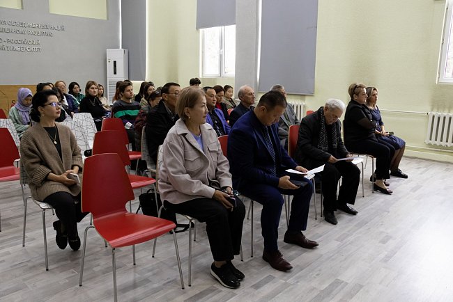 A monument to teachers from Russia and Kyrgyzstan will appear at the main building of KRSU