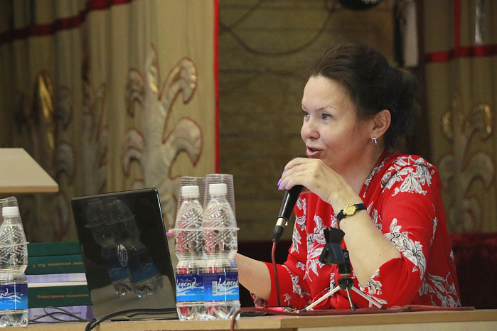 Профессор Марина Пименова прочла курс для преподавателей-лингвистов КРСУ