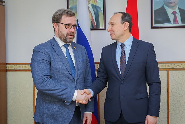 A meeting between the rector and the ambassador of the Republic of Belarus took place at the Kyrgyz-Russian Slavic University