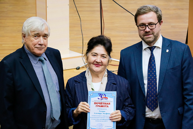 В КРСУ наградили самых преданных сотрудников