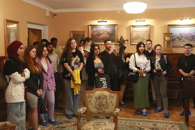 Foreign students of KRSU visited the House-Museum of Ch. Aitmatova and Memorial Complex «Ata-Beyit»