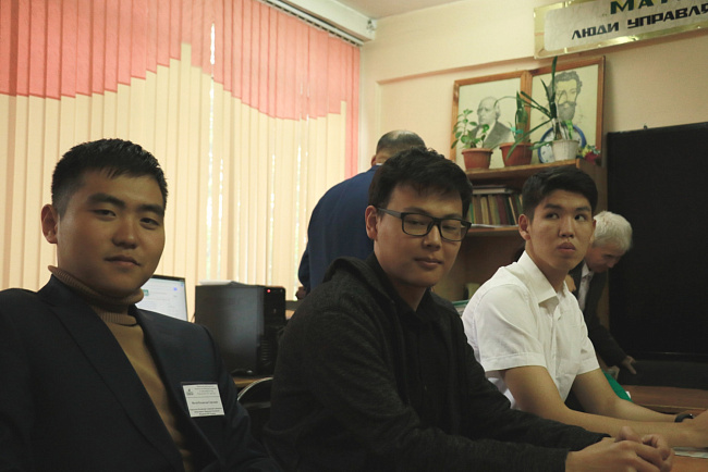 Студент КРСУ Эрлан Колбаев стал победителем национального первенства в рамках международной Интернет-олимпиады по математике