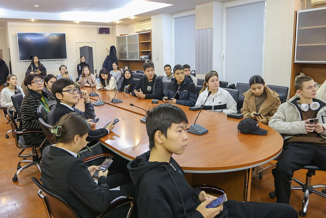 На площадке КРСУ состоялась Республиканская олимпиада по финансовой грамотности среди школьников