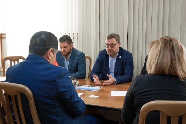 КРСУ принял полномочного представителя Президента КР в Чуйской области