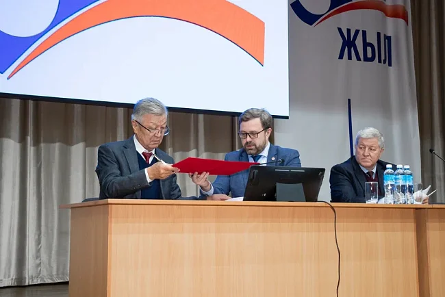 An agreement was signed between KRSU and the National Academy of Sciences of the Kyrgyz Republic