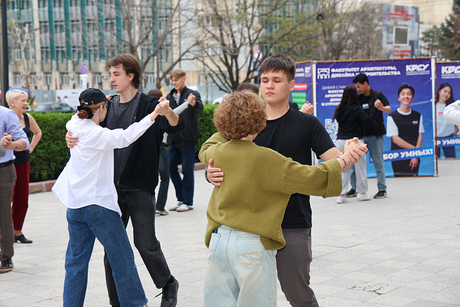 Живая память о подвиге: В КРСУ стартовали репетиции «Вальса Победы»