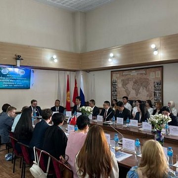 The prospects for cooperation and education between Kyrgyzstan and China were considered in Bishkek
