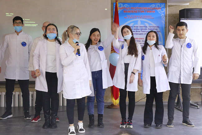 Студенты КРСУ блеснули знаниями на олимпиаде по педиатрии