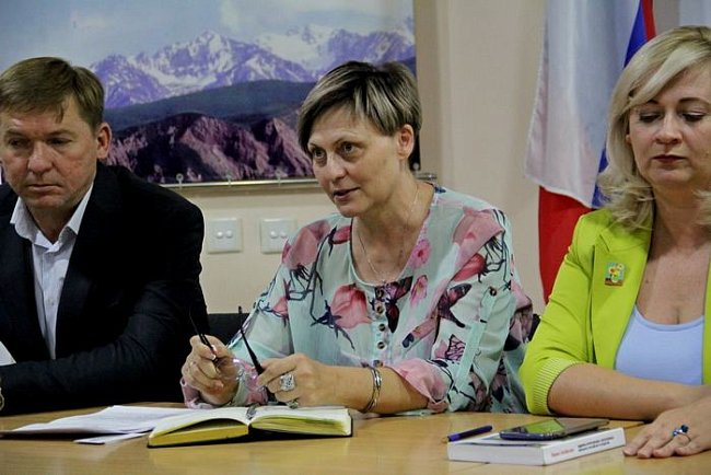 KRSU professor Larisa Khoperskaya presented a new book
