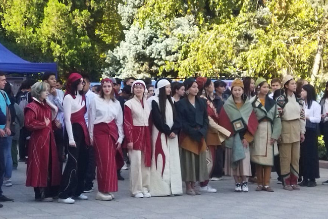 Выставка, посвященное к 30-летию КРСУ