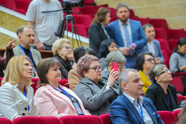 В КРСУ стартовала стратегическая сессия: путь к развитию до 2030 года