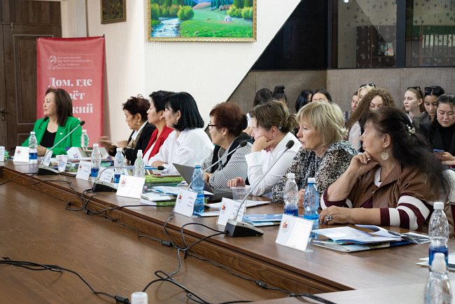 KRSU discussed the problems and prospects for the functioning of the Russian language in the CIS