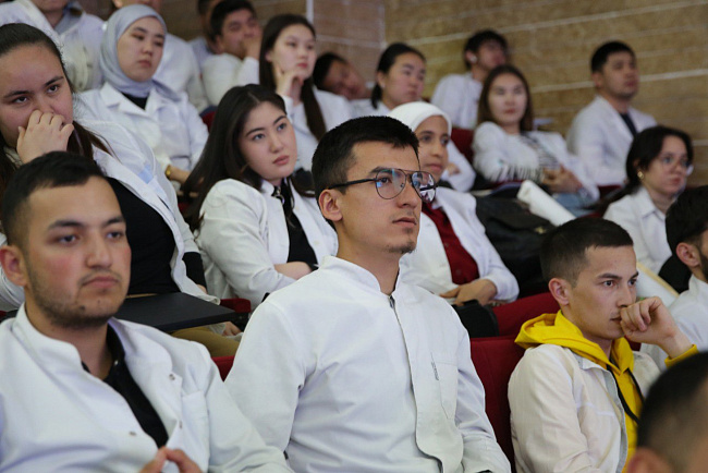 Академик Юрий Беленков в КРСУ: встреча с мировым авторитетом в кардиологии стала знаковым событием для медицины Кыргызстана